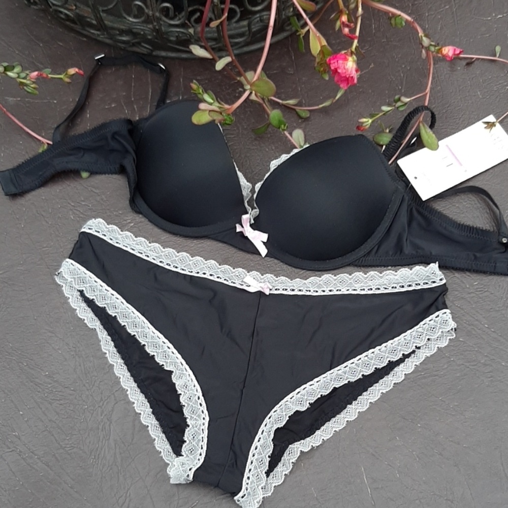 Loungerie bra and panty set